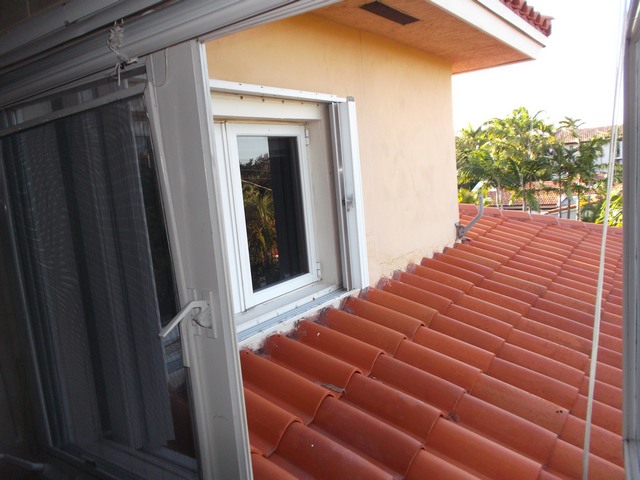 Area of roof leak before repair