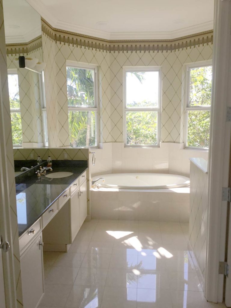 Old master bathroom before remodel